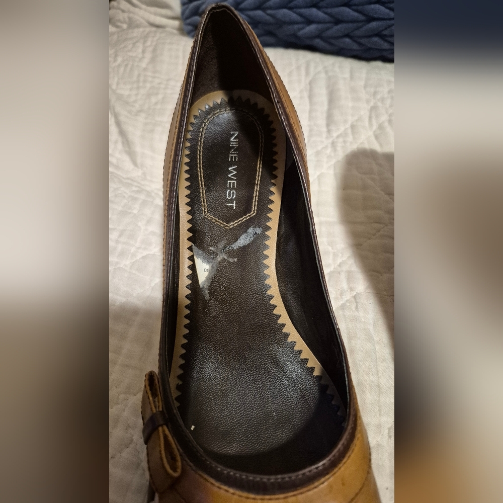 Nine West Women's Tan Pumps - Picture 4 of 7